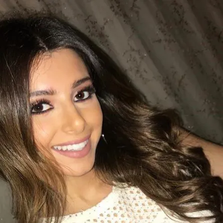 ماريتا الحلاني تطرح عملها الجديد وتحتفل بعيد ميلاد والدتها كوليت