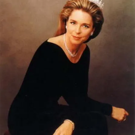 الملكة نور الحسين في يوم ميلادها