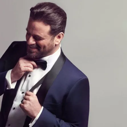 تصويت : نجوم عرب وأجانب.. بمن تليق البدلة الرسمية؟