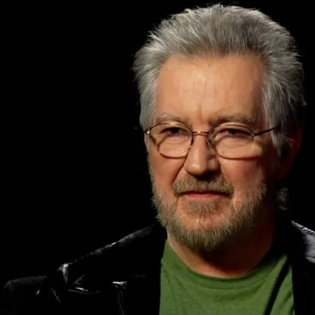 وفاة المخرج توبي هوبر عن 74 عامًا