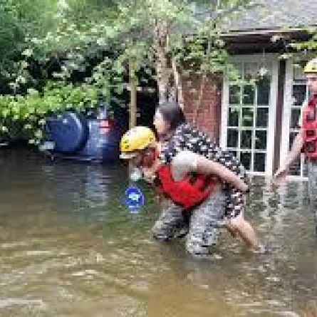 إعصار «هارفي» يخلف كارثة في تكساس، ويستعد لاجتياح لويزيانا