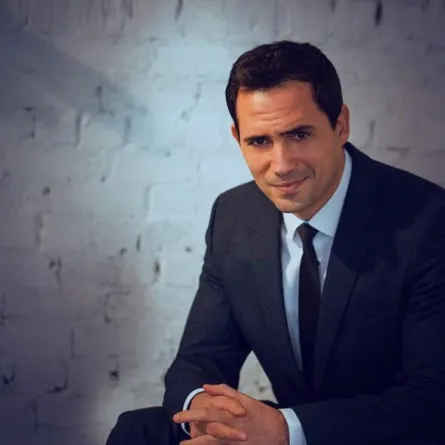 بالفيديو: ظافر العابدين يرفض إعلان الحرب على هند صبري وهذا دليل براءتها من إهانته