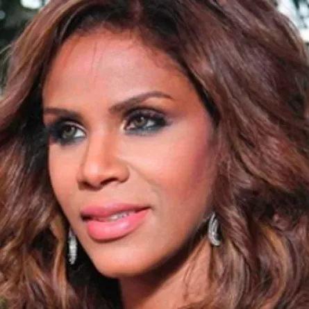 الفنانة هند وعازف العود جواد في حفلات عيد الأضحى بالبحرين