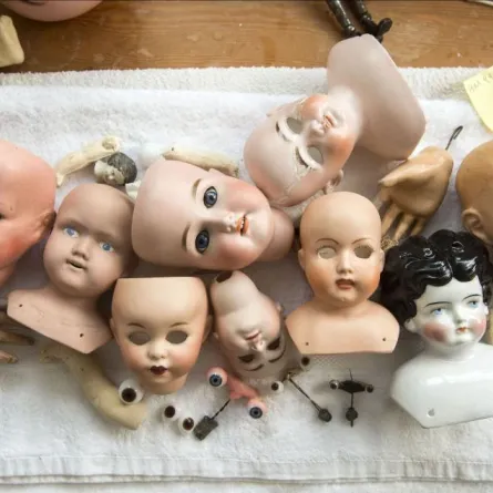 مستشفى ترميم الدمى!