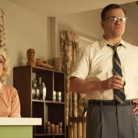 بالفيديو: جورج كلوني يفضح مات ديمون وجوليان مور في  Suburbicon