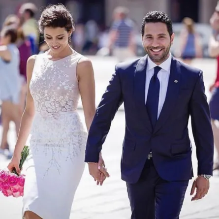 ريم السعيدي تتألق الى جانب عريسها وهذا الفستان الذي اختارته!