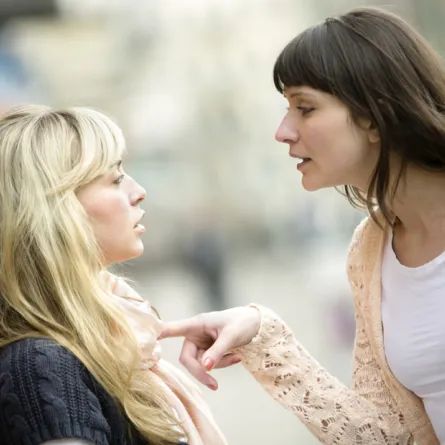 هل حقاً المرأة العاقلة لا تغار؟