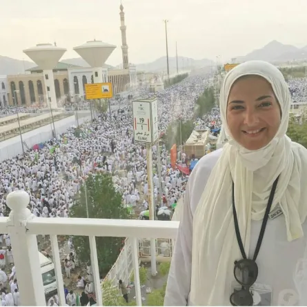 بالصور: دنيا وايمي وحسن الرداد "يرجمون الشيطان"