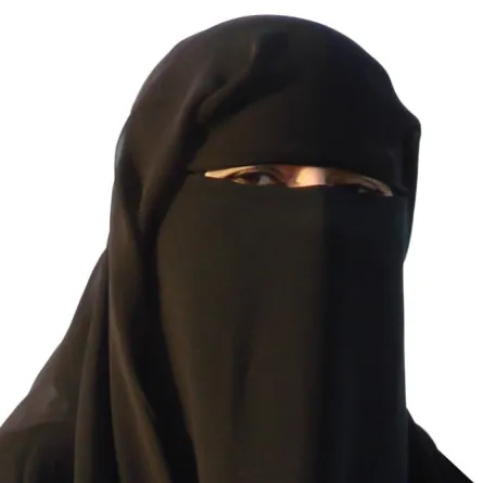 ناشطة يمنية تعرض كليتها للبيع لإنقاذ أطفالها