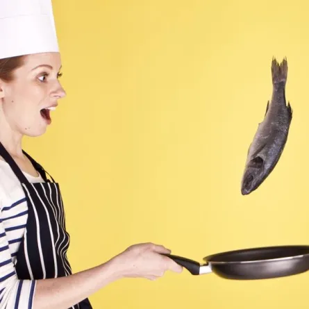 التدبير المنزلي: كيف نتخلَّص من رائحة السمك في المطبخ؟
