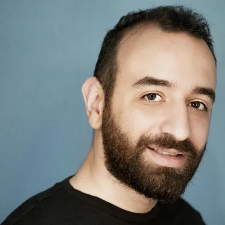 بالصور: المخرج عمرو سلامة يرسل برقية استغاثة لمهرجان تورنتو السينمائي والسبب