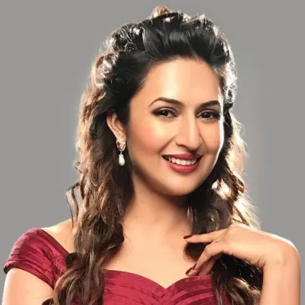 وفاة نجمة بوليوود ديفيانكا تريباثي شائعة