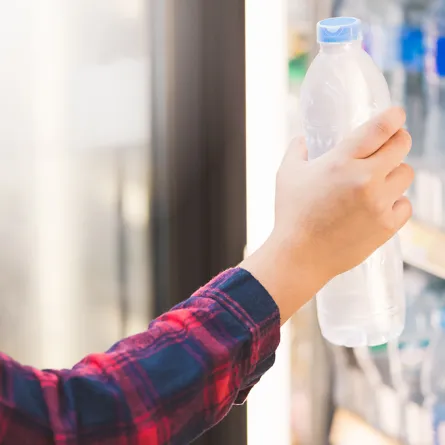 مسابقة القصة الفكاهية: الزجاجة المجانية