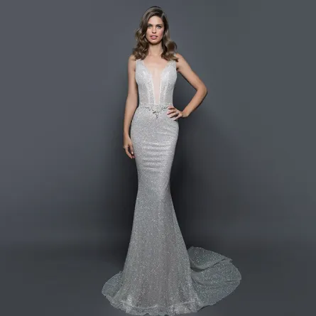 فساتين زفاف باللون الذهبي أم الفضي؟