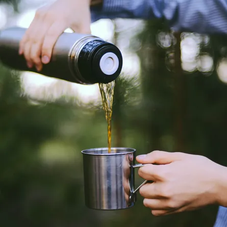 التدبير المنزلي: خطوات تنظيف ترمس القهوة والشاي