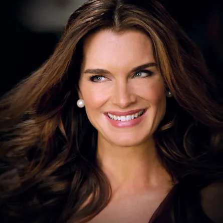 "ديكورات" عصريّة أنيقة في شقة بروك شيلدز