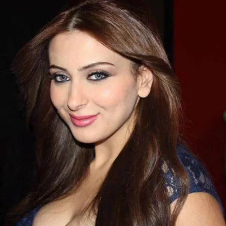 فرح يوسف ترجئ طرح أغنيتها الجديدة بسبب وفاة أحد أقاربها