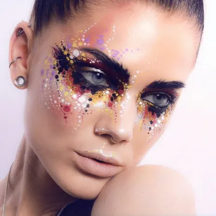 الطيور والحوريات... سر المكياج الجديد!