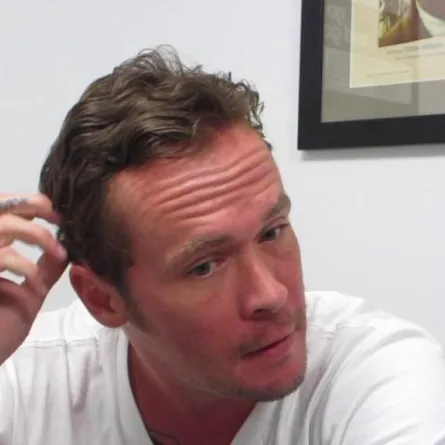 وفاة الممثل الأمريكي بلاك هيرون