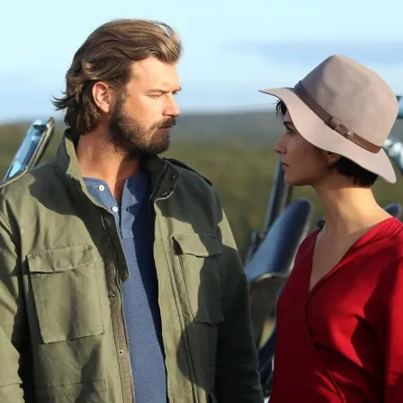 كيفانش تاتليتوغ وتوبا بويوكستون يلتقيان في قصة مليئة بالغموض