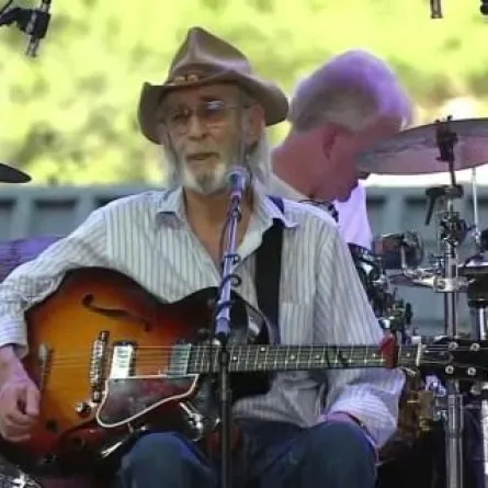 وفاة مغنيين أمريكيين في يومٍ واحد