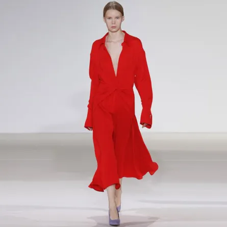 اسبوع الموضة في نيويورك: عرض فيكتوريا بيكهام لـربيع 2018