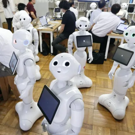 الروبوتات تنجز أعمال القطاعات الحكومية السعودية