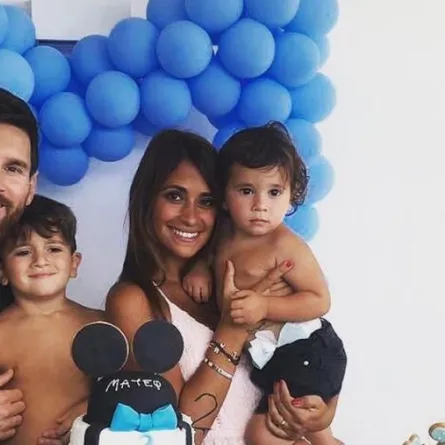 بالصور: ميسي يحتفل بذكرى ميلاد ابنه على طريقة "ميكي ماوس"