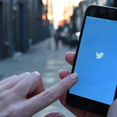 «الوضع الليلي» يصل إلى موقع تويتر