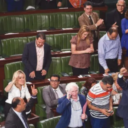 تونس تسمح للمسلمات بالزواج من الأجانب غير المسلمين