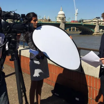 مقتل صحافي بريطاني في سريلانكا.. هكذا انقضّ عليه التمساح وسحبه الى البحيرة!