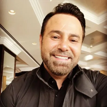 آخرهم عاصي الحلاني.. النجوم يرفعون شعار "لا للحداد والحزن في القلب"