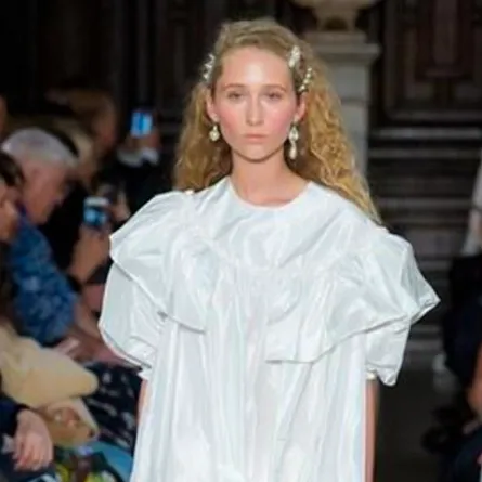 أسبوع الموضة في لندن: عرض سيمون روشا لـربيع وصيف 2018