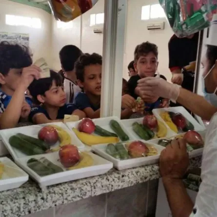 الصحة تمنع بيع الوجبات غير الصحية لطلاب المدارس