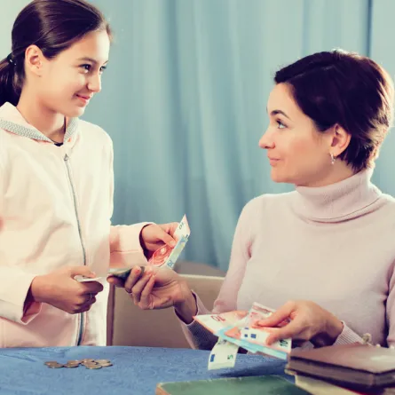 شروط إعطاء طفلك المصروف اليومي