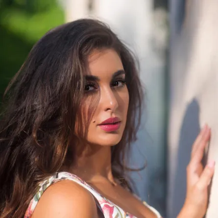 ياسمين صبري بالفيديو: فشلت في العمل مذيعة فصارت ممثلة فما علاقة الاعلامي شريف عامر؟