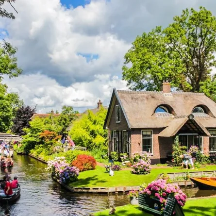 صور: 8 مدن سياحية خالية من السيارات