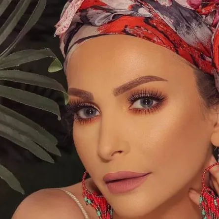 أمل حجازي تحذف صورها من "انستقرام" وتبقي صور الحجاب