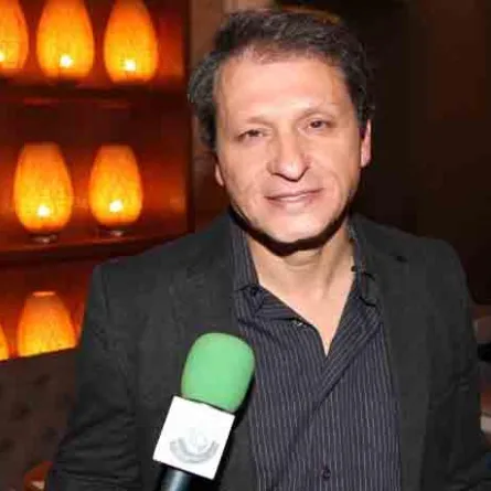 الموت يُفجع الشاعر اللبناني نزار فرنسيس