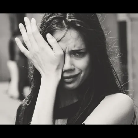 بالفيديو ..سيدة تجهش بالبكاء أثناء دفن قلبها