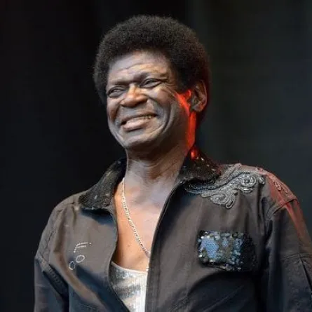 وفاة النجم الأمريكي تشارلز برادلي