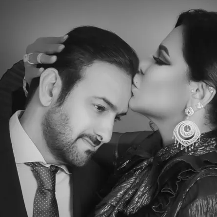 أحلام تهنئ زوجها على "انستقرام" بعيد ميلاده وتقبّل رأسه