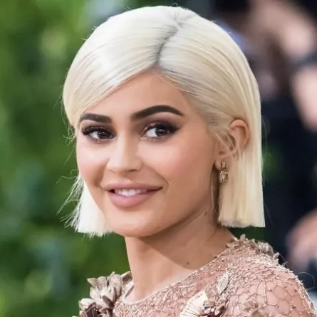 كايلي جينر في شهرها الخامس وتنتظر فتاة