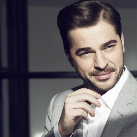 بالصور: هدية أنجين ألتان بطل "قيامة أرطغرل" لزوجته بـ10 ملايين ليرة