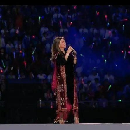 بالفيديو: اليسا تتكلم اللغة التركمانية وتقرأ الكلام عن يدها