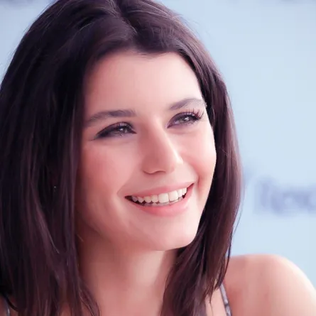 بيرين سات تغيب عن الشاشة والجمهور ينحاز لصالح مريم اوزرلي