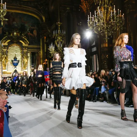 أسبوع الموضة في باريس: عرض بالمان لربيع وصيف 2018