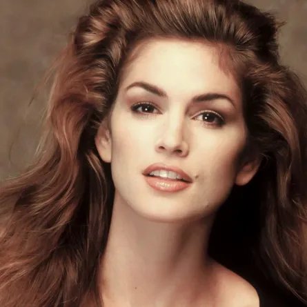 ديكورات "مودرن" مشرقة في منزل سيندي كراوفورد الجديد