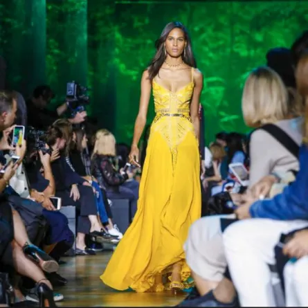 مجموعة إيلي صعب لصيف  2018 من وحي الطبيعة الخلابة