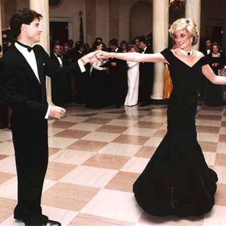 بالصور.. أسرار ثورة أزياء الأميرة ديانا